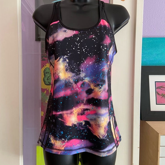 Galaxy print workout top - size small 👽 - Picture 1 of 4